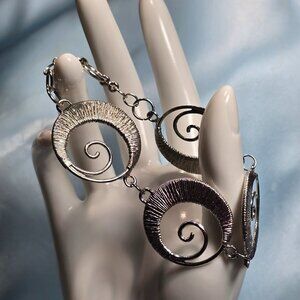 Silvertone Bracelet Rip Wave / Crescent Moon Spring Ring Clasp (BL-07)
